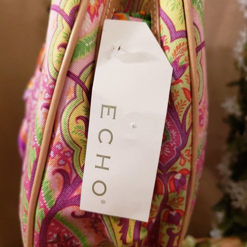 Echo Handbag - Picture 10 of 16
